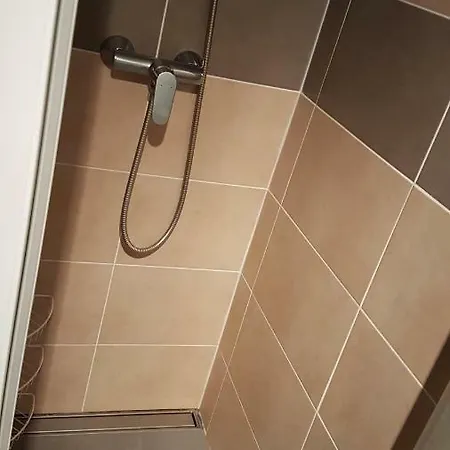 Studio-cabine Au Pied Des Pistes A Апартаменты *